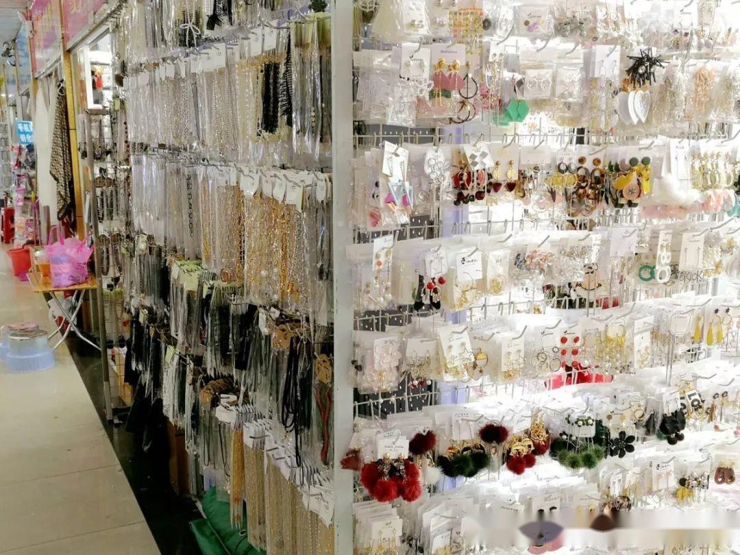 浙江義烏 探訪中國(guó)小商品之都，千萬(wàn)種商品的貿(mào)易傳奇